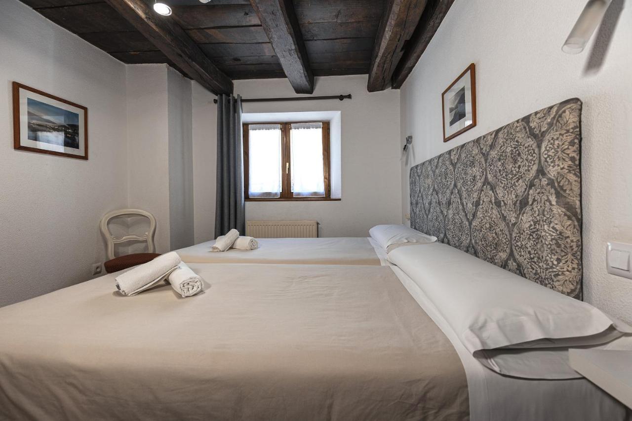 Eugi Hostal Etxeberri מראה חיצוני תמונה