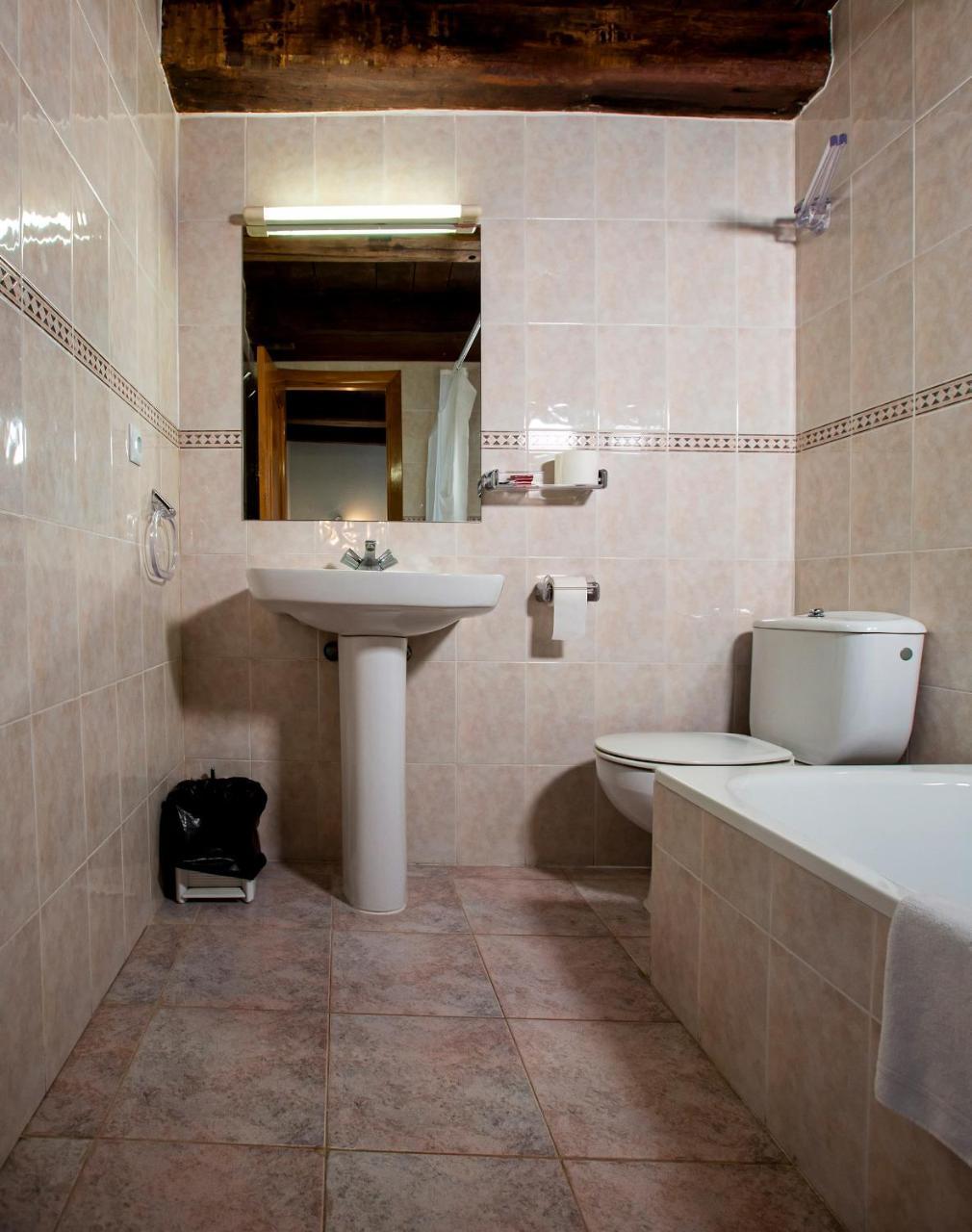 Eugi Hostal Etxeberri מראה חיצוני תמונה